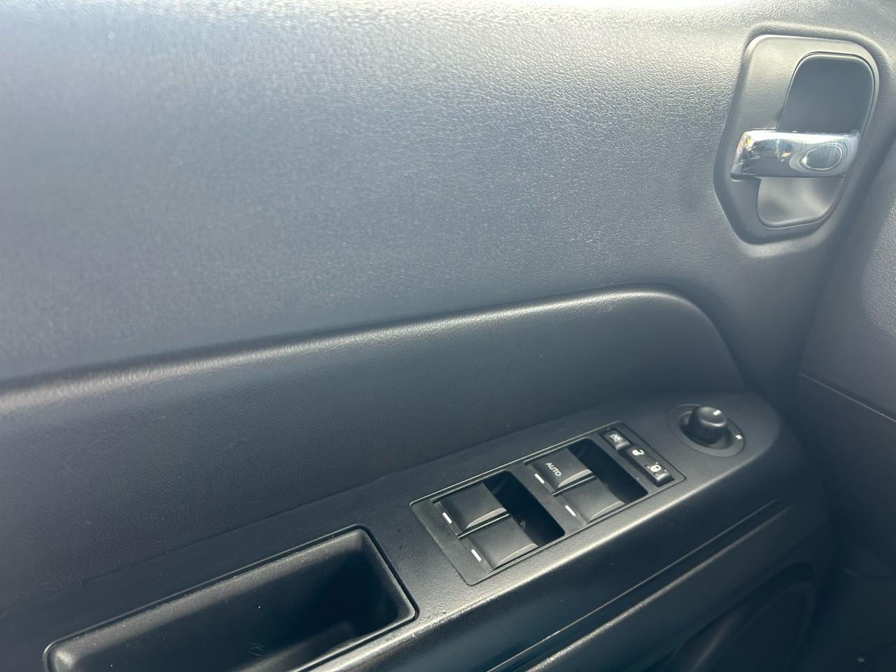 Jeep Patriot Sport 2WD 2012