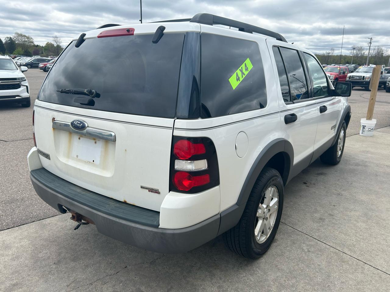 Ford Explorer XLT 4.0L 4WD 2006