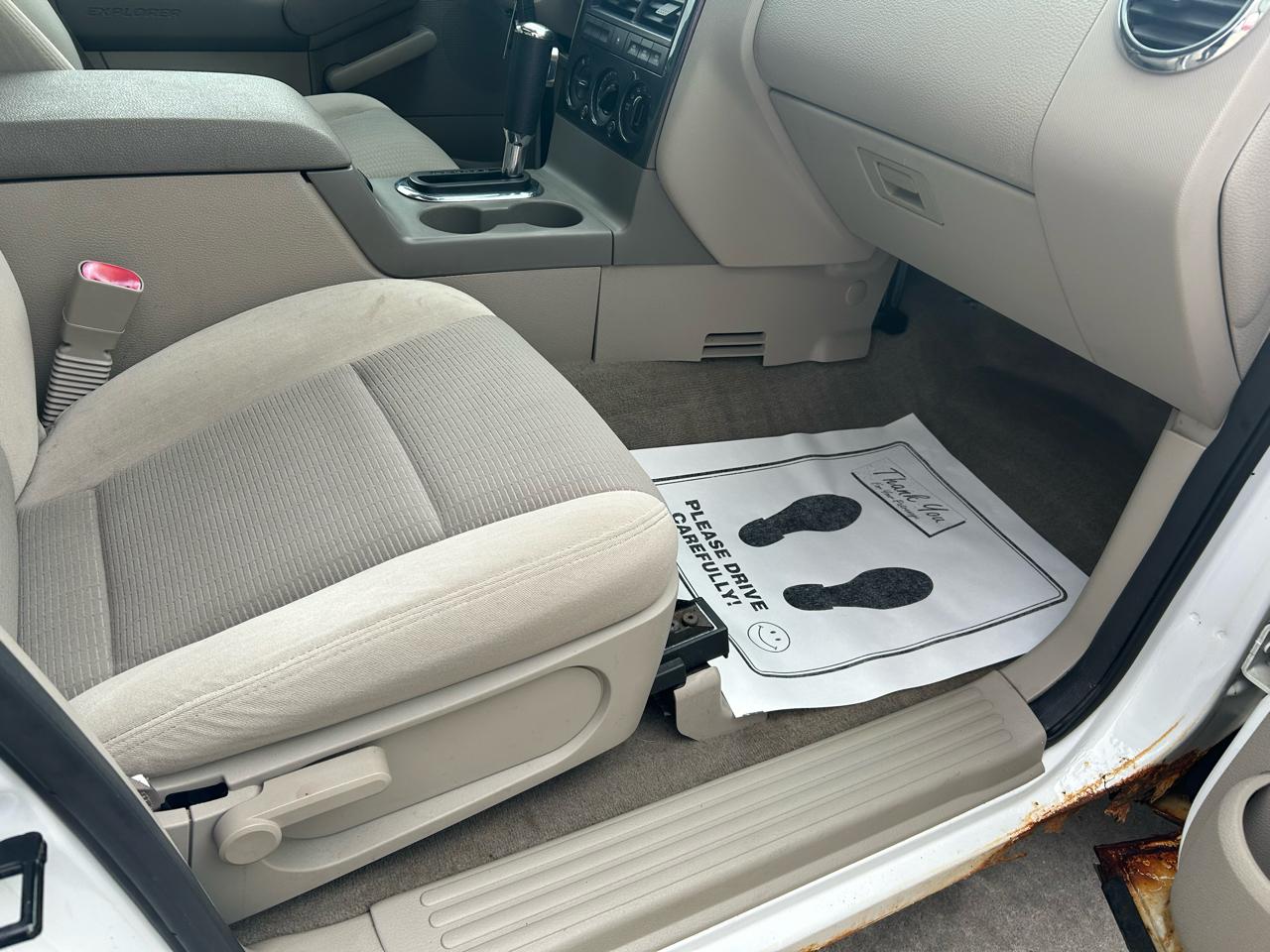 Ford Explorer XLT 4.0L 4WD 2006