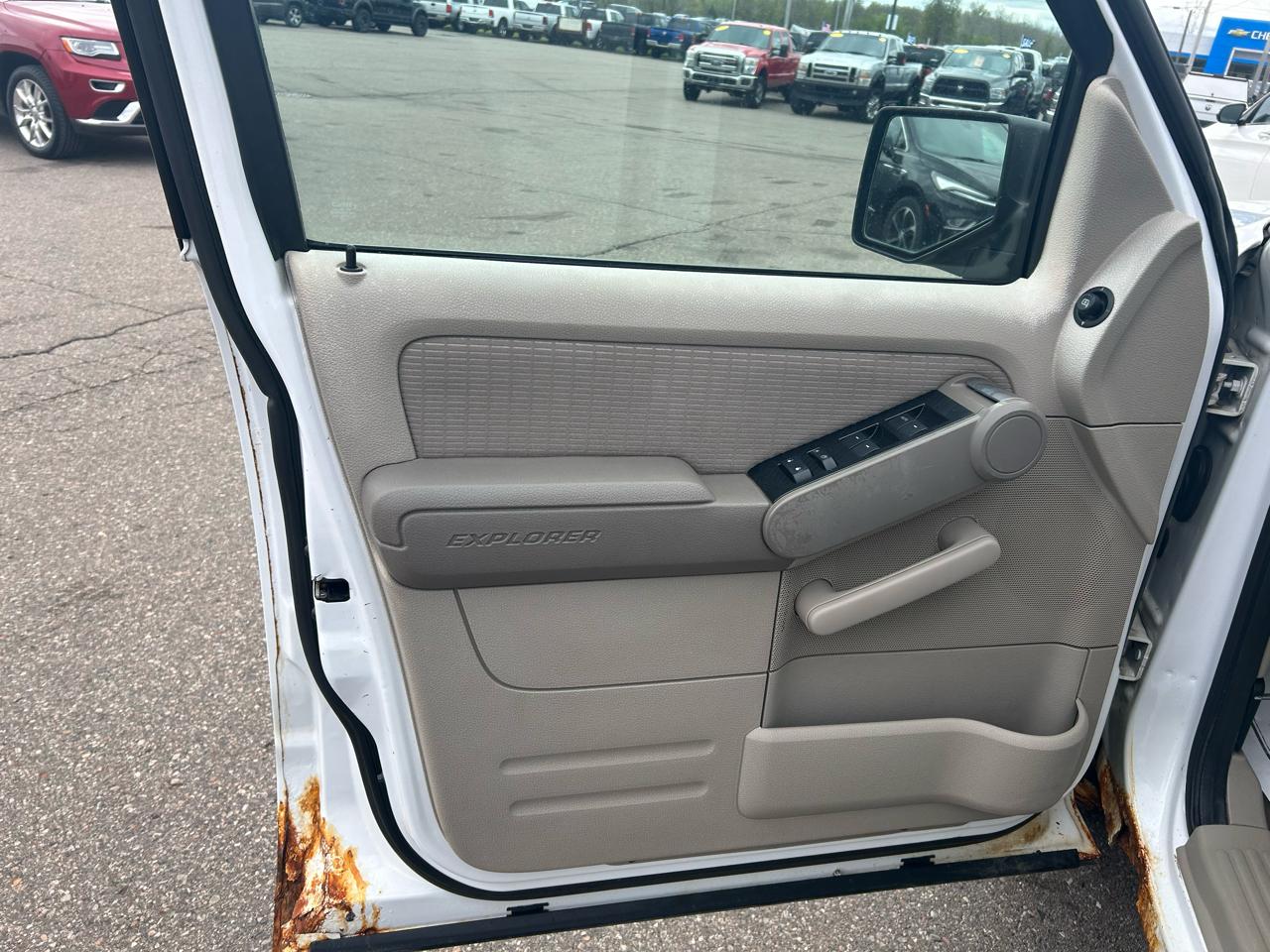 Ford Explorer XLT 4.0L 4WD 2006