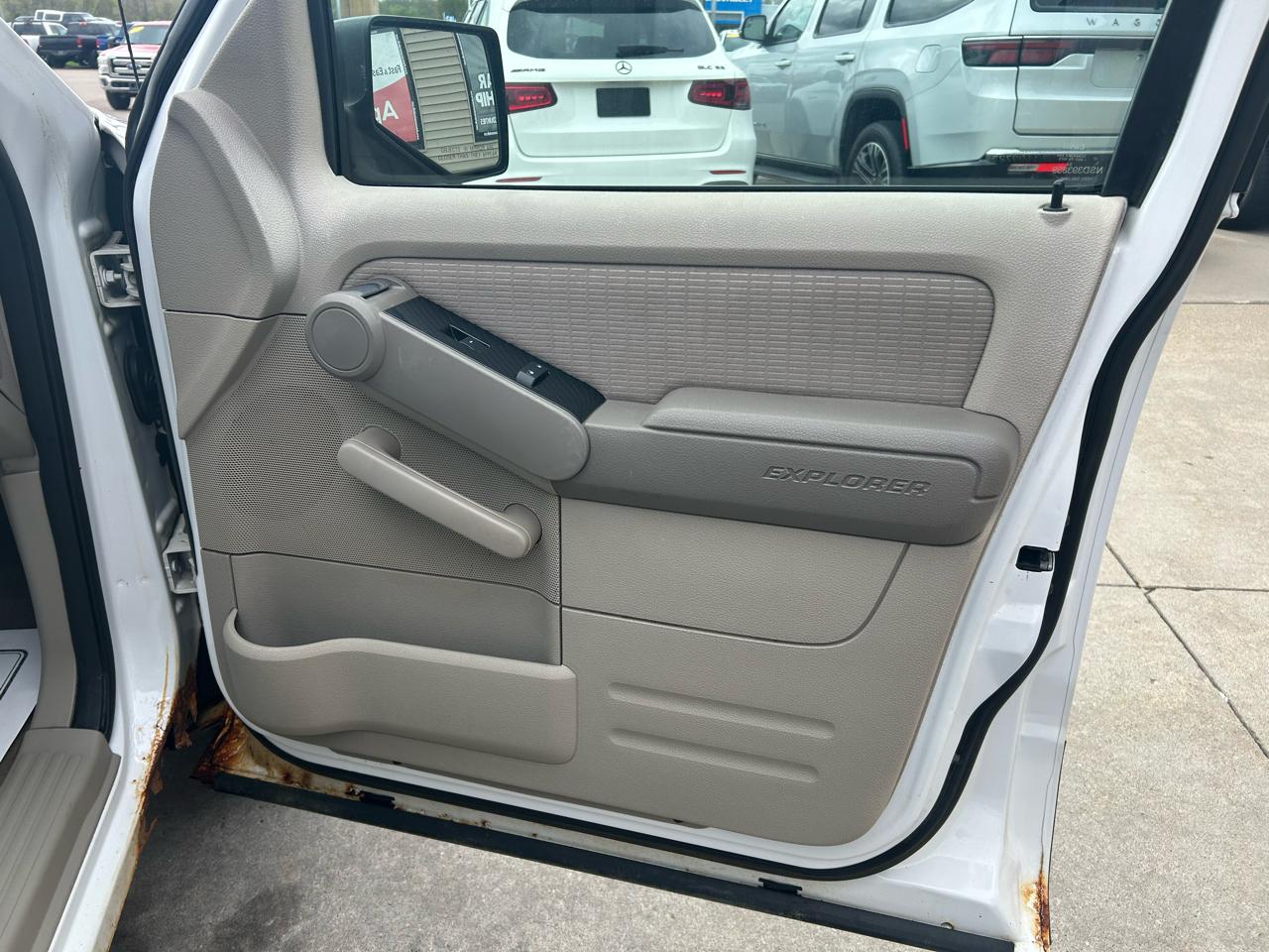 Ford Explorer XLT 4.0L 4WD 2006