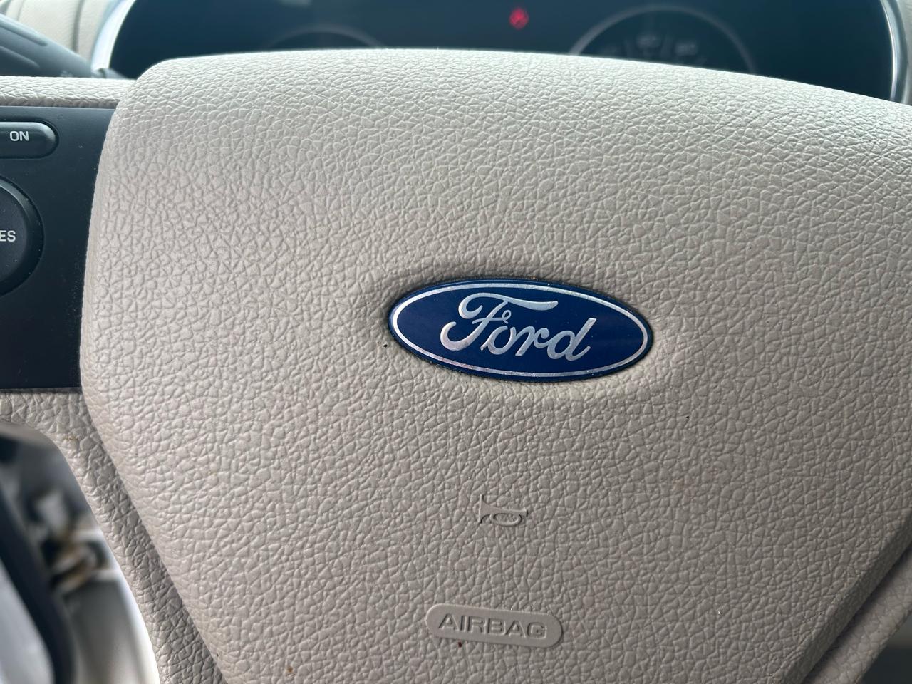 Ford Explorer XLT 4.0L 4WD 2006