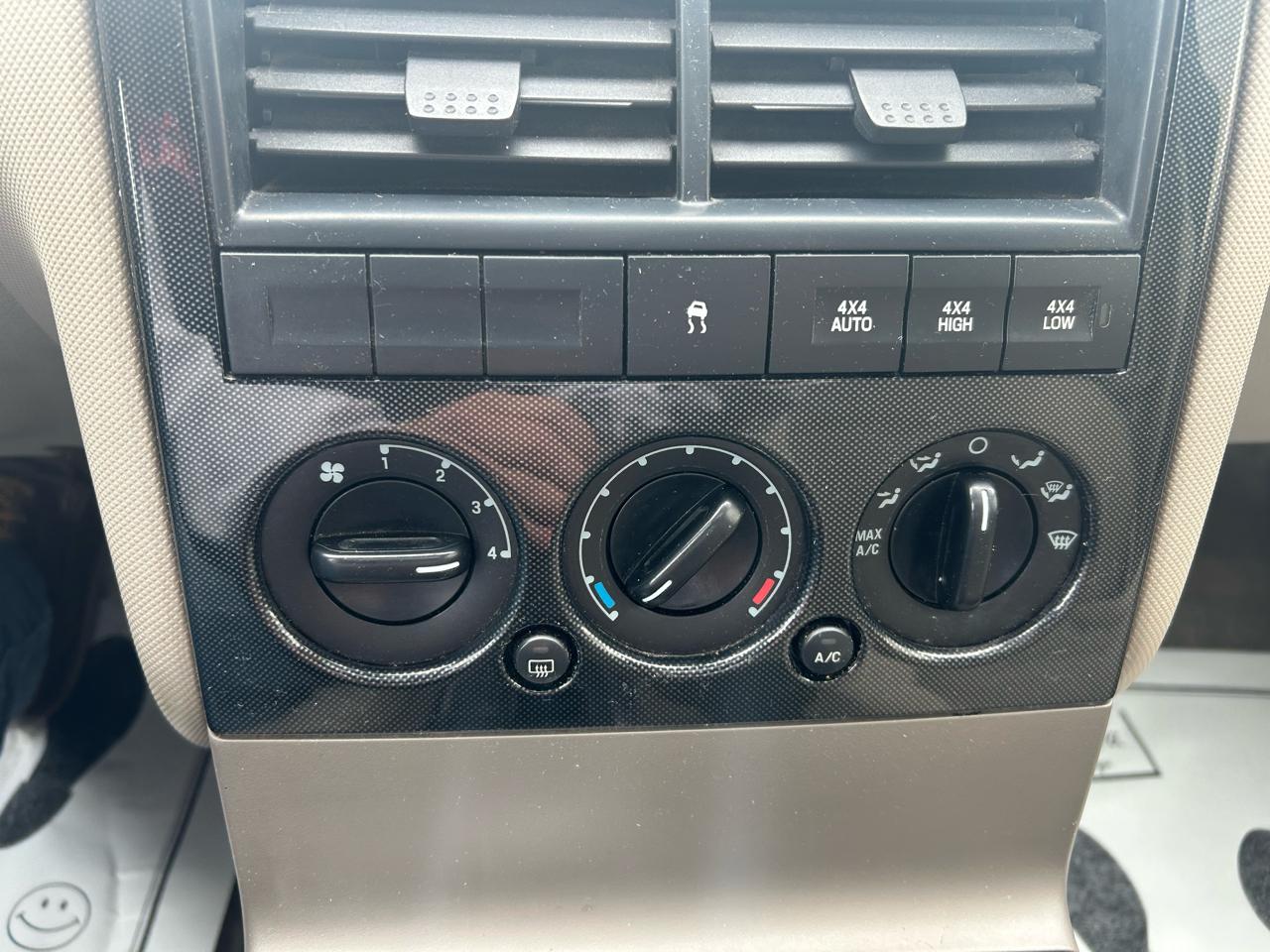 Ford Explorer XLT 4.0L 4WD 2006