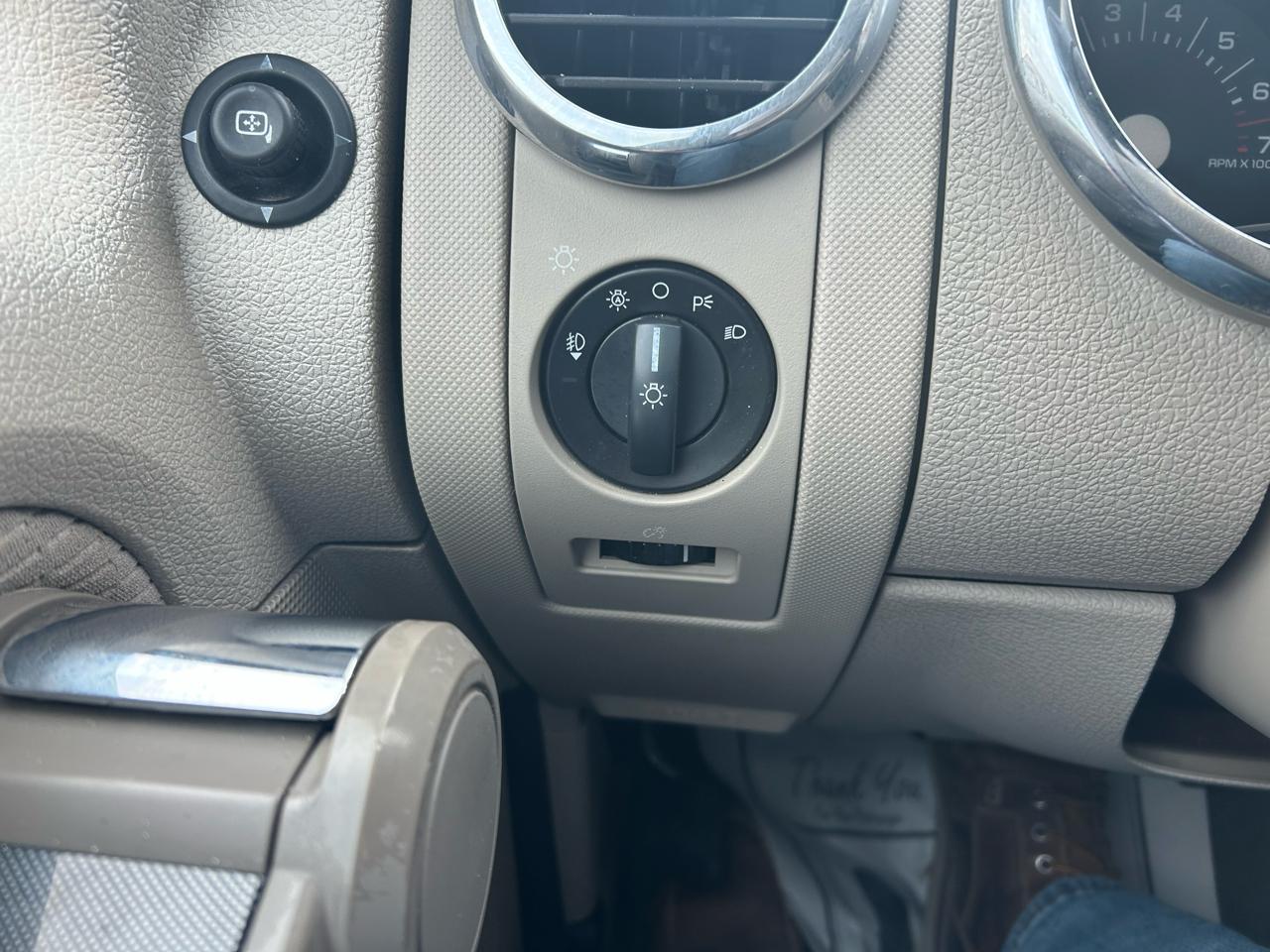 Ford Explorer XLT 4.0L 4WD 2006