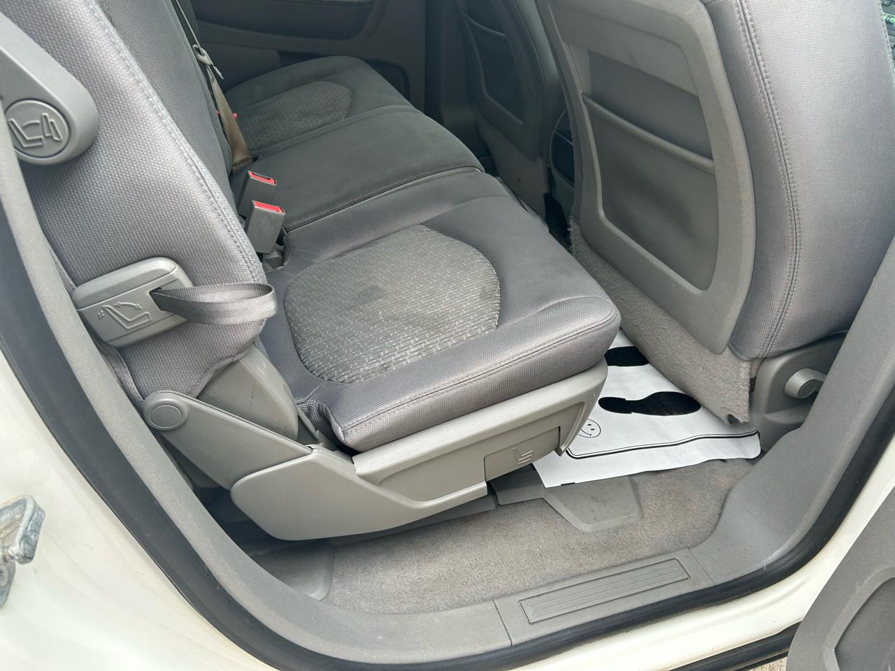 Chevrolet Traverse LS AWD 2012