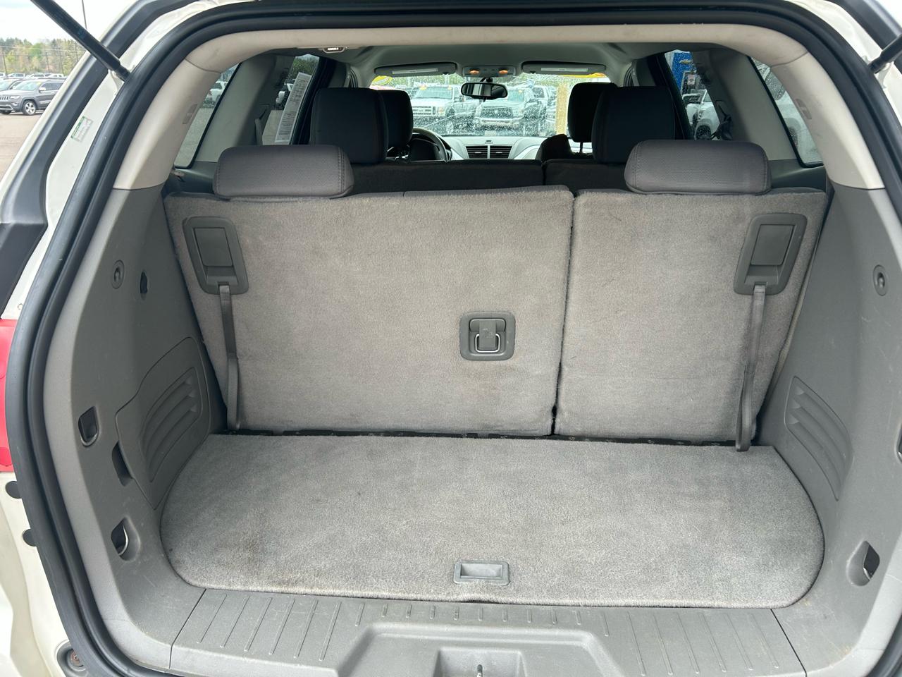 Chevrolet Traverse LS AWD 2012