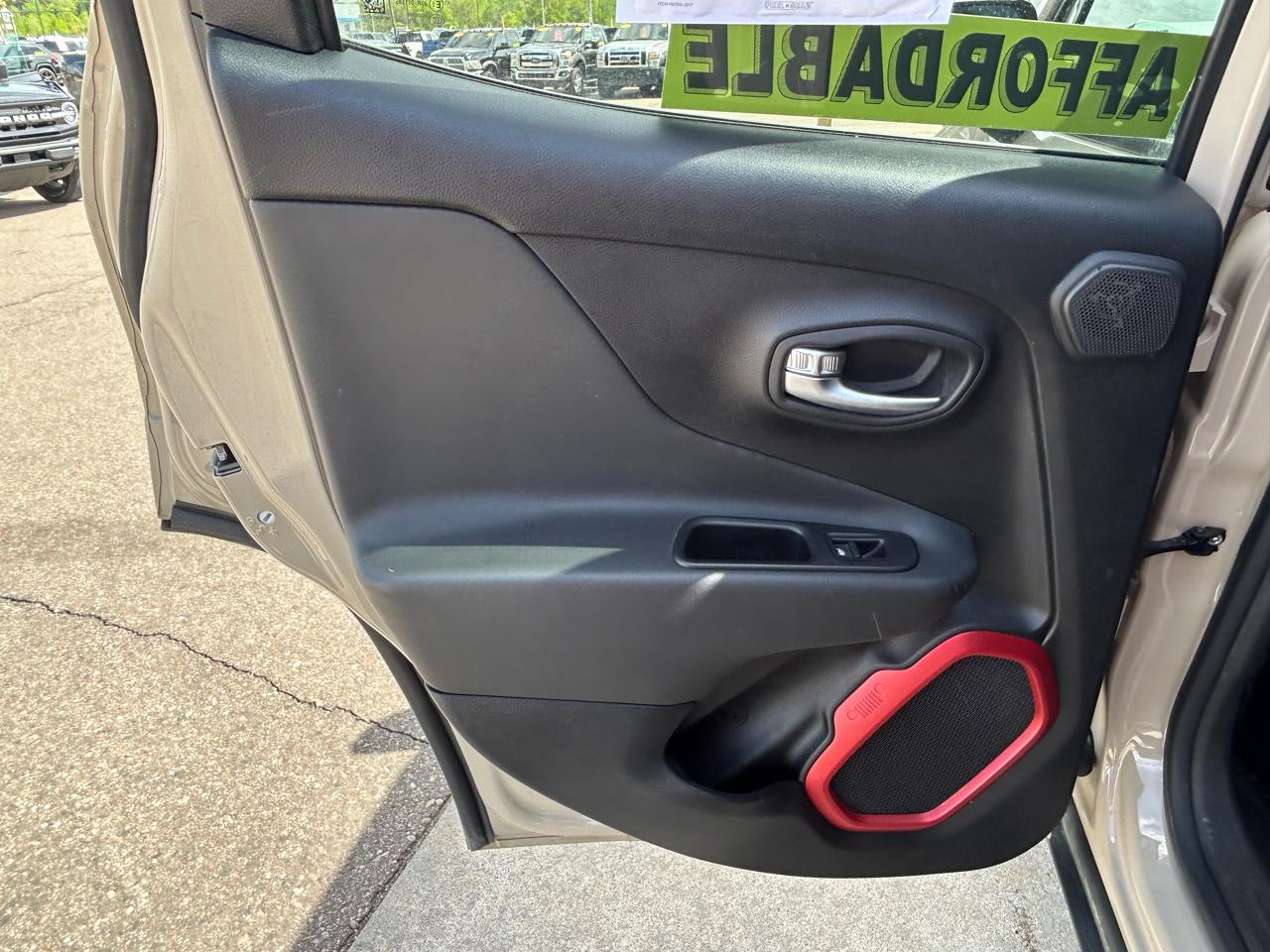 Jeep Renegade 4WD 4dr Trailhawk 2015