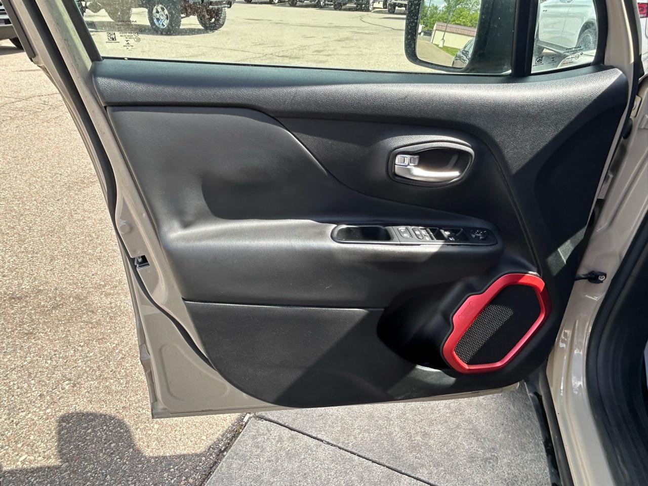 Jeep Renegade 4WD 4dr Trailhawk 2015
