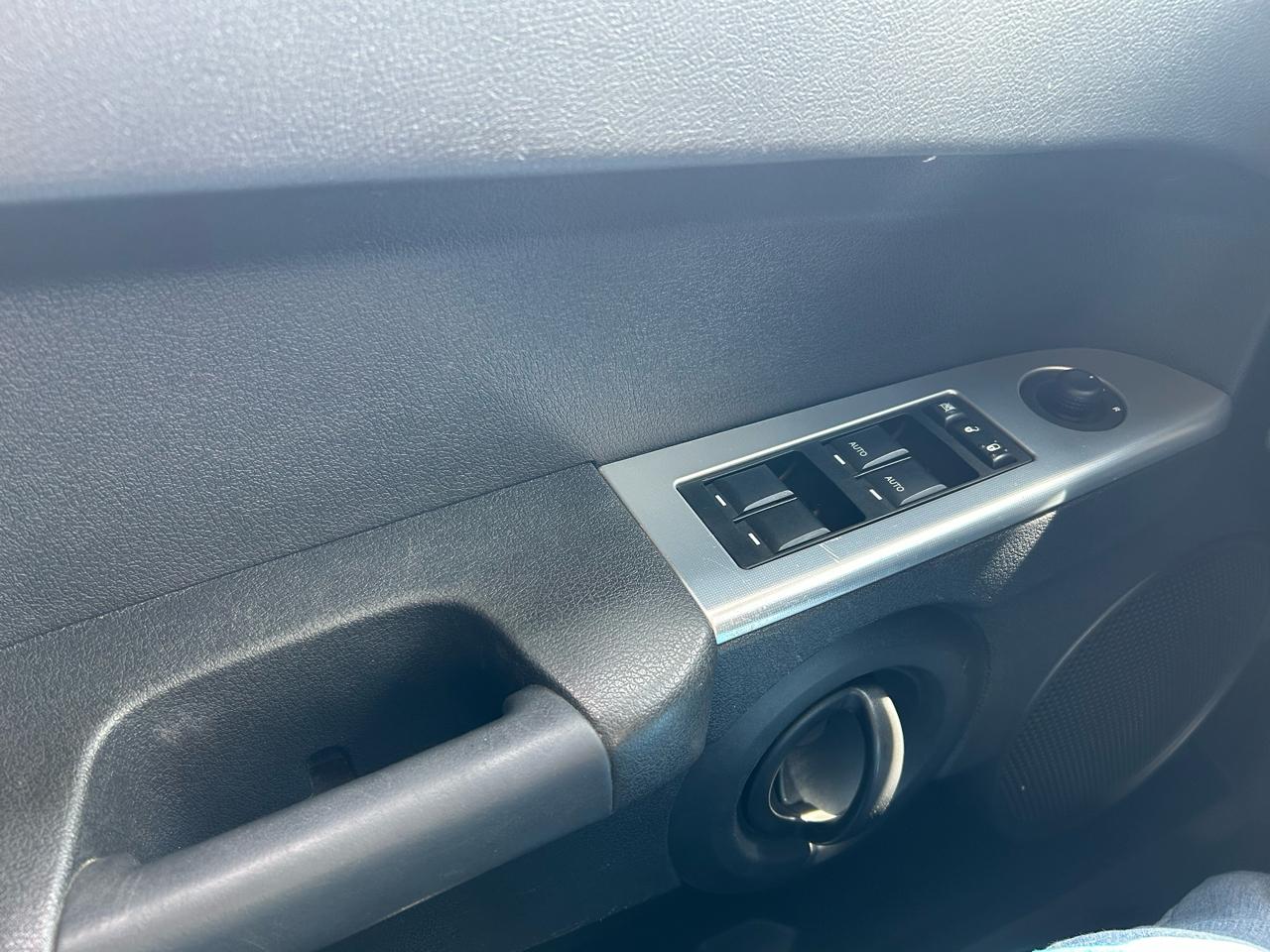 Jeep Commander Sport 4WD 2008