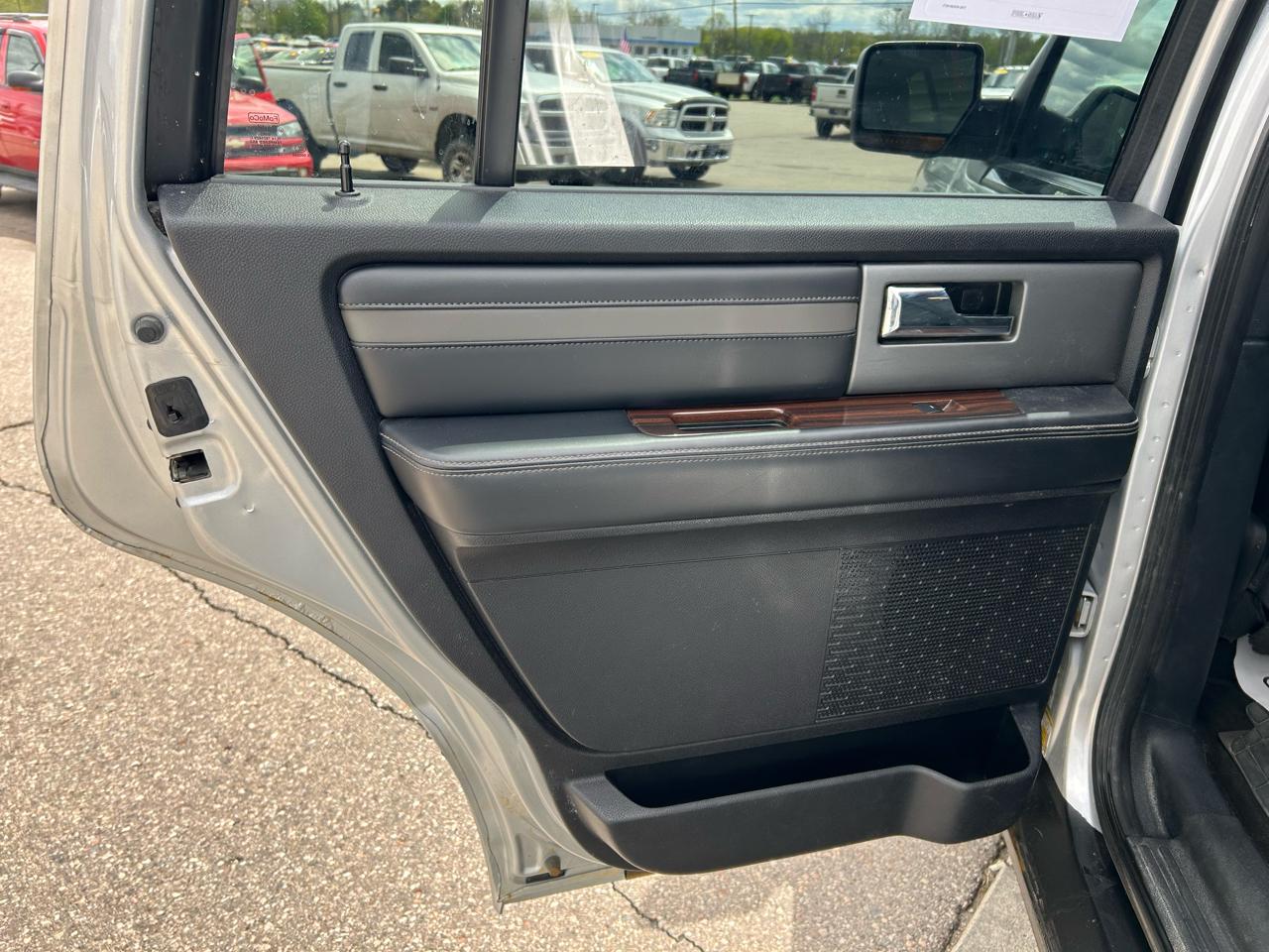 Ford Expedition Platinum 4WD 2015