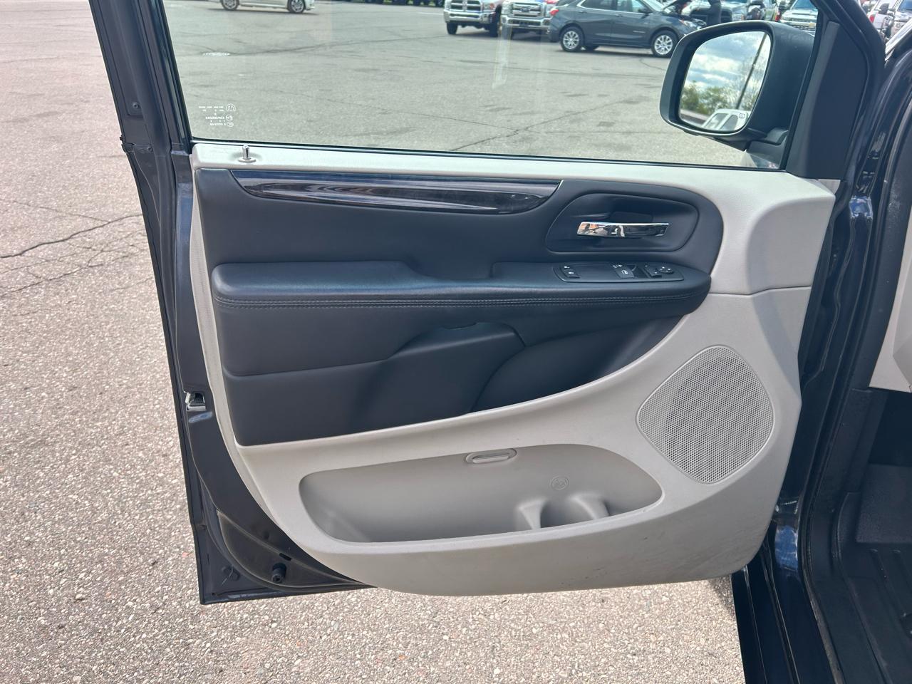 Dodge Grand Caravan SE 2013