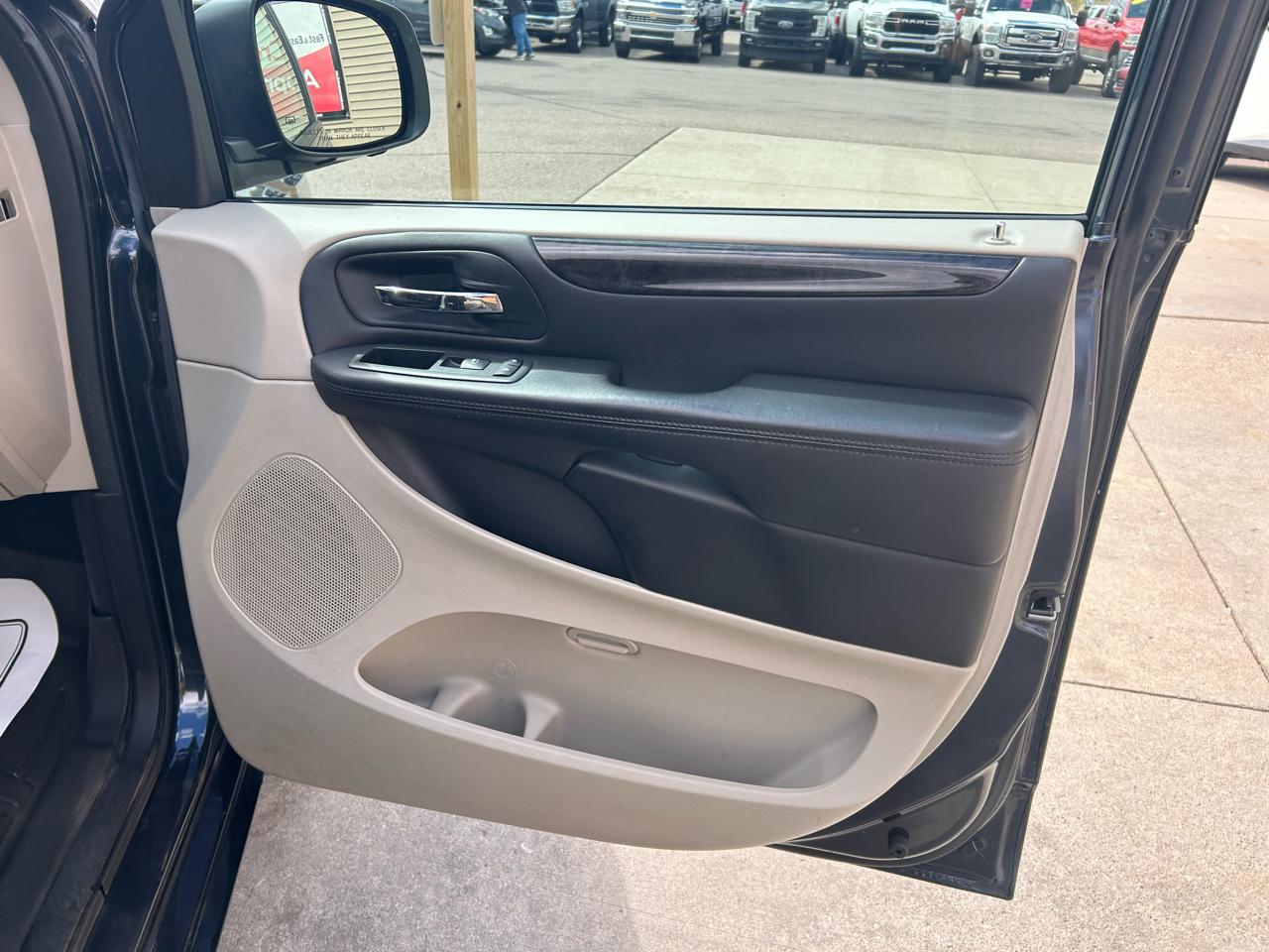 Dodge Grand Caravan SE 2013