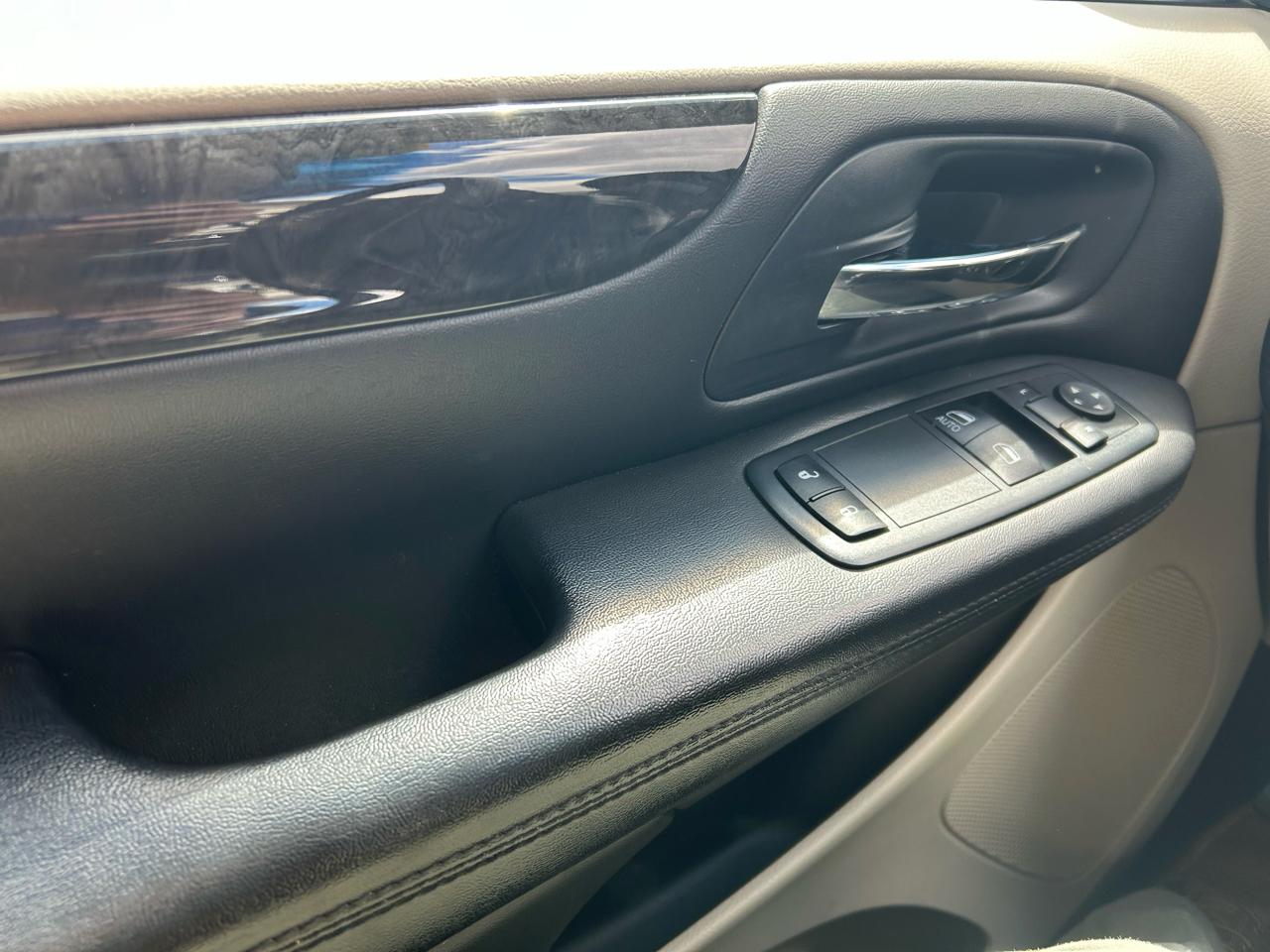 Dodge Grand Caravan SE 2013