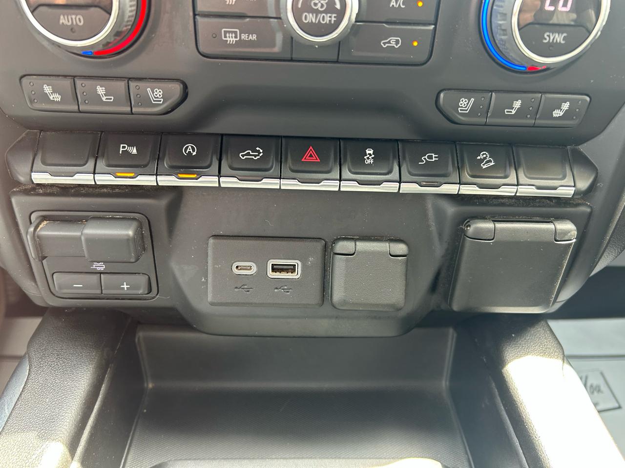 Chevrolet Silverado 1500 Limited LTZ Crew Cab 4WD 2022