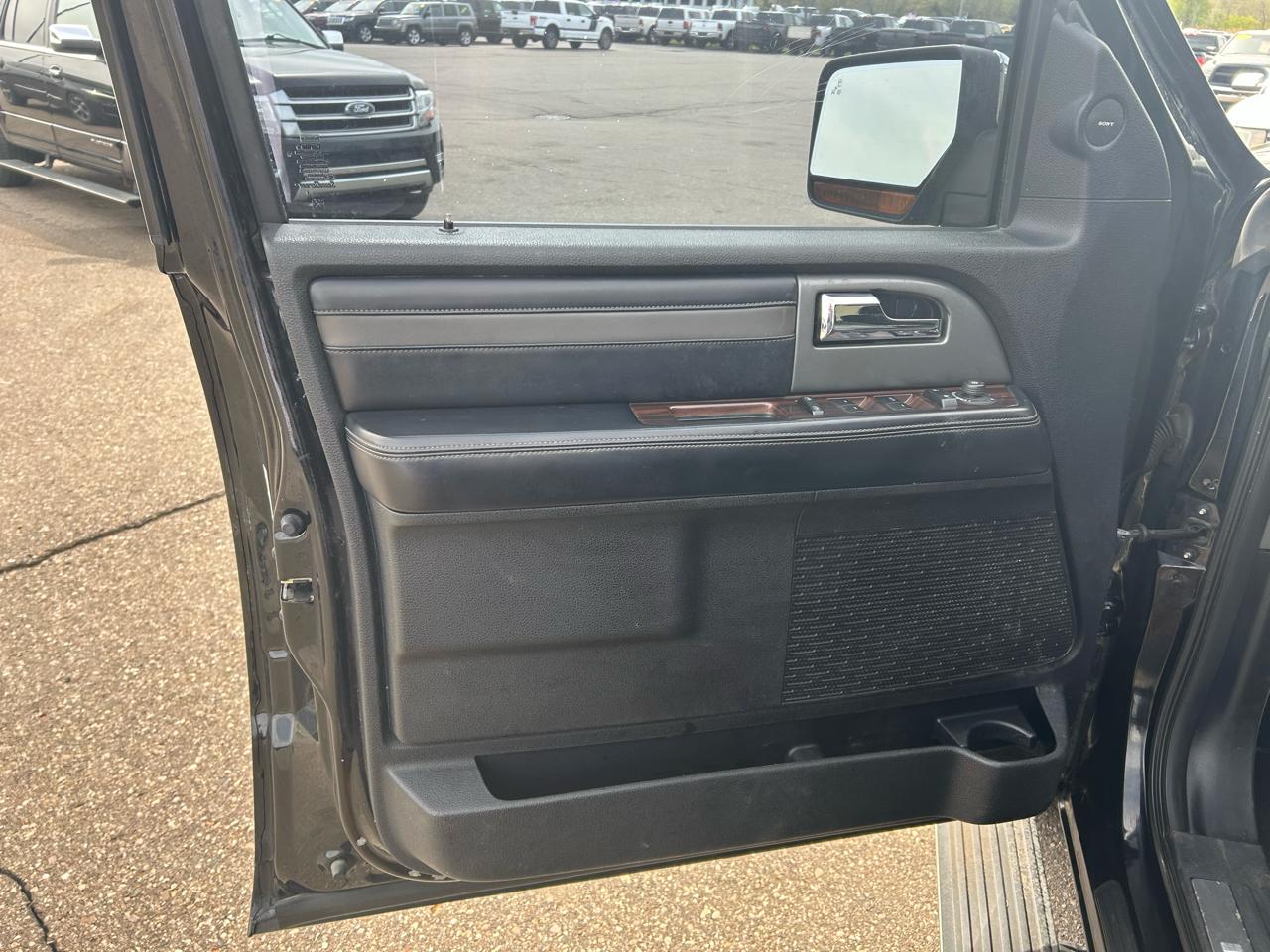 Ford Expedition EL Platinum 4WD 2017