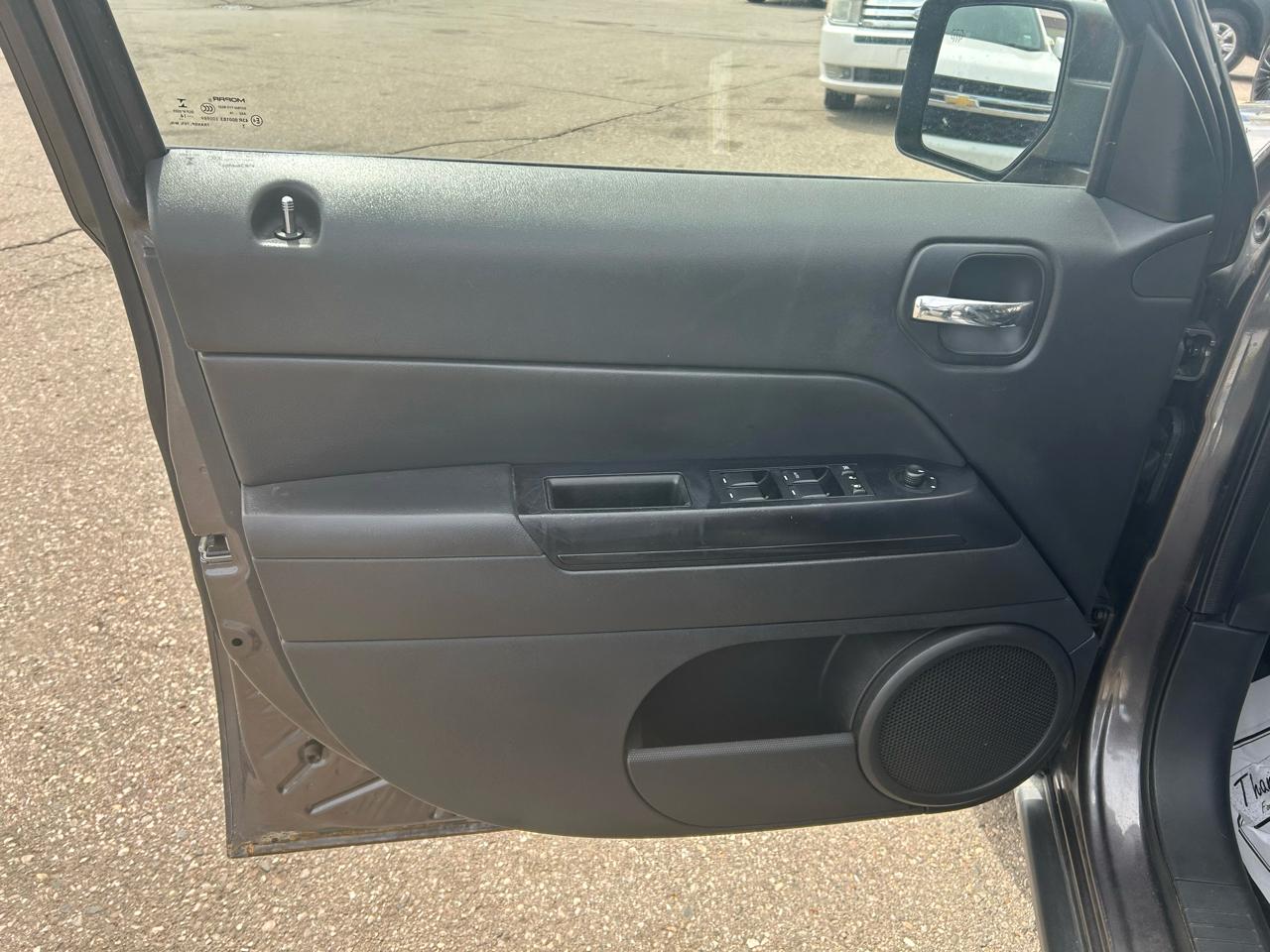 Jeep Patriot Latitude 2WD 2014