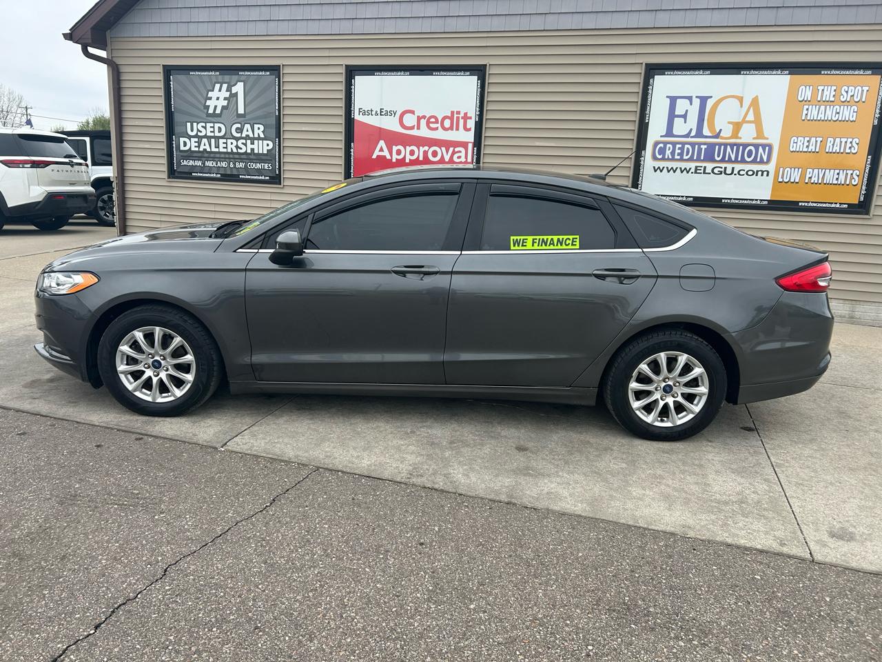Ford Fusion S 2017