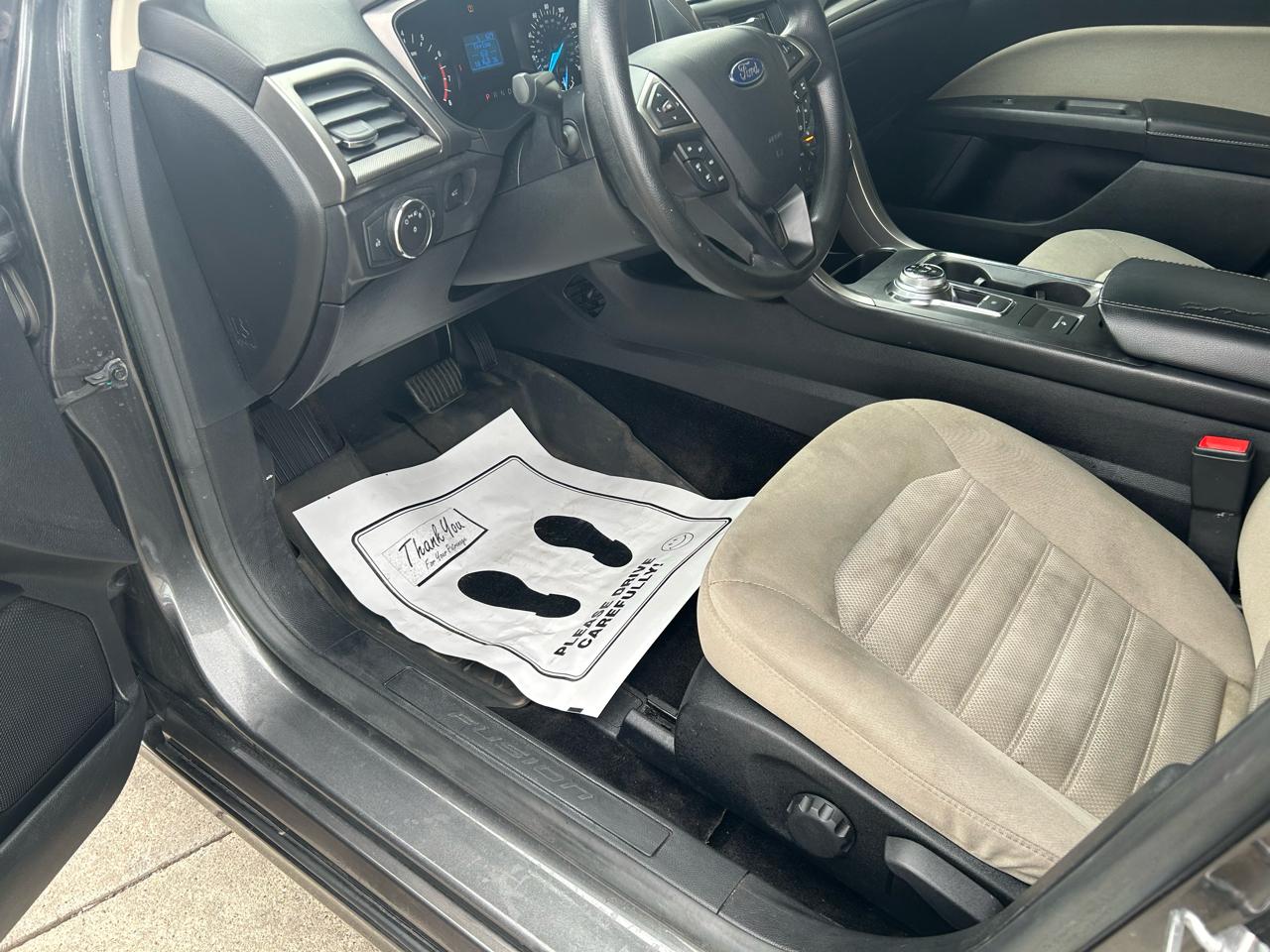 Ford Fusion S 2017