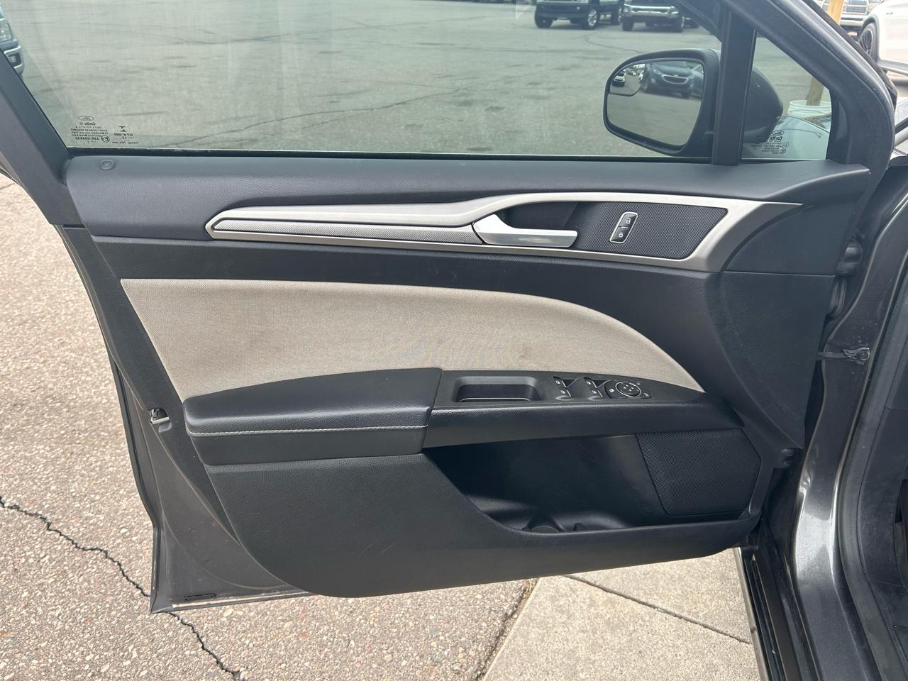 Ford Fusion S 2017