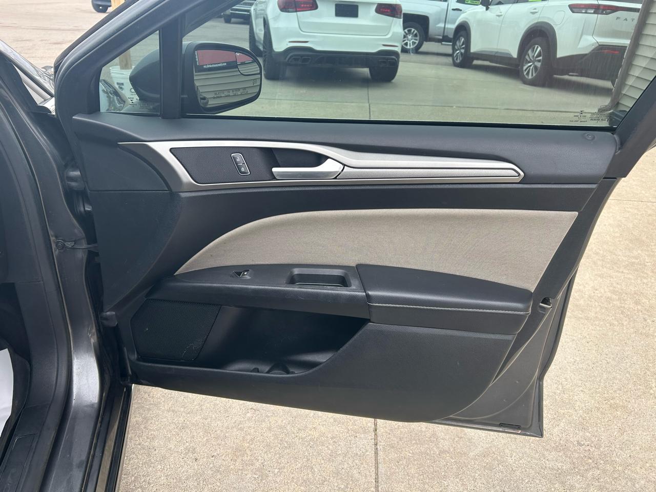 Ford Fusion S 2017