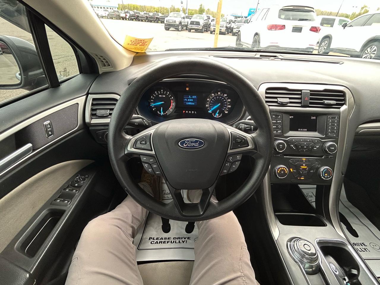 Ford Fusion S 2017