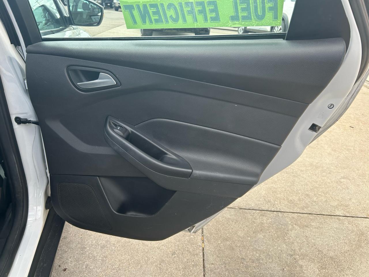 Ford Focus SE Hatch 2014