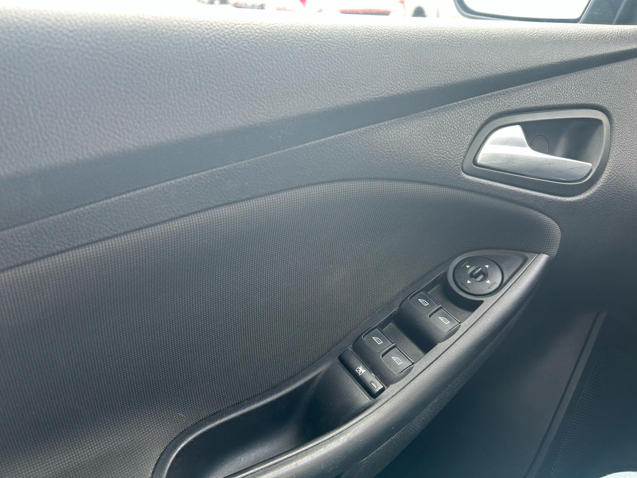 Ford Focus SE Hatch 2014