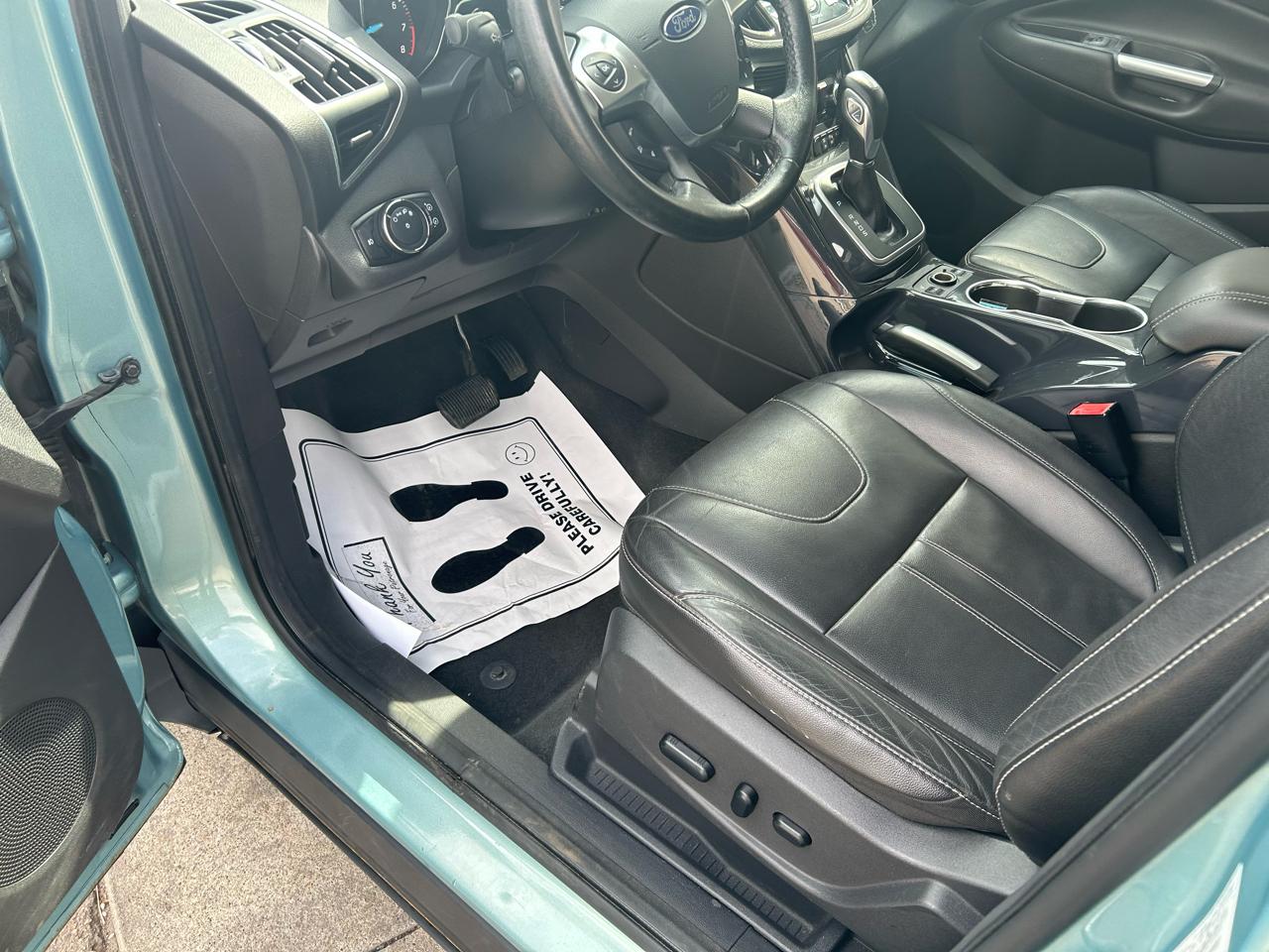 Ford Escape Titanium 4WD 2013