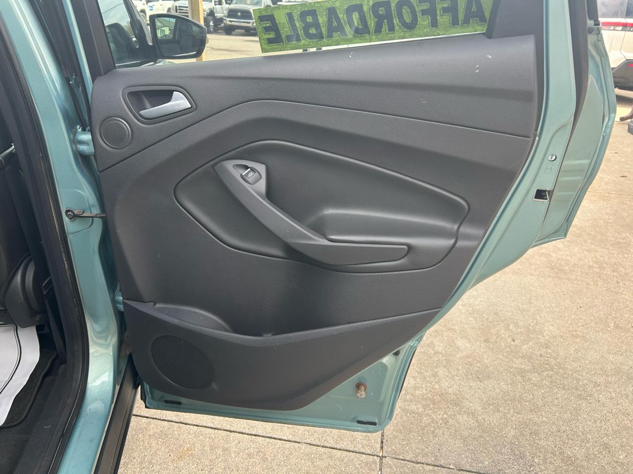 Ford Escape Titanium 4WD 2013