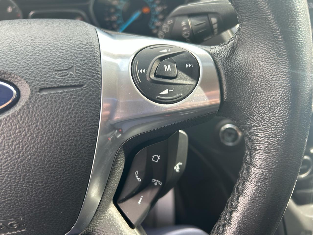 Ford Escape Titanium 4WD 2013