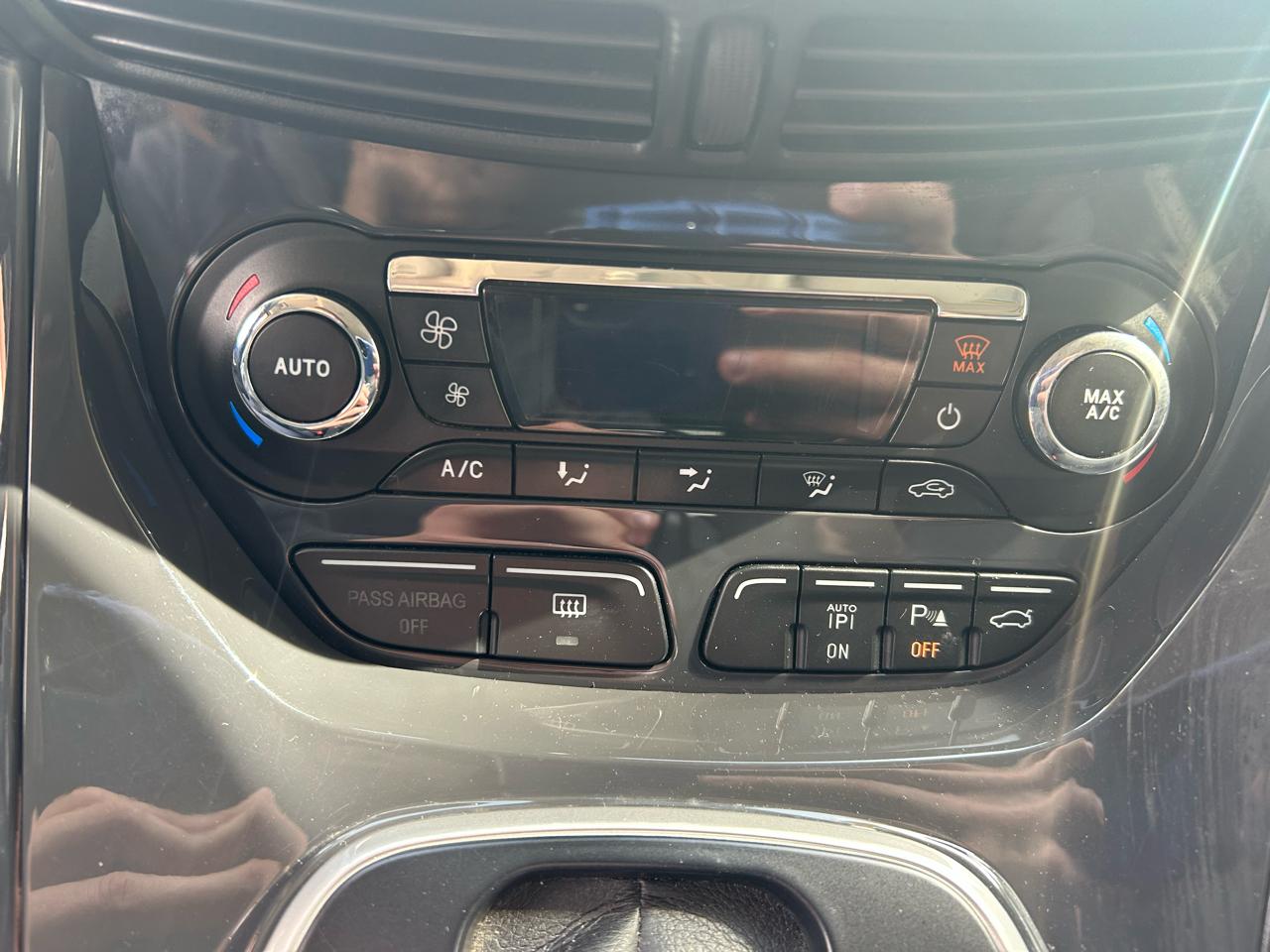 Ford Escape Titanium 4WD 2013