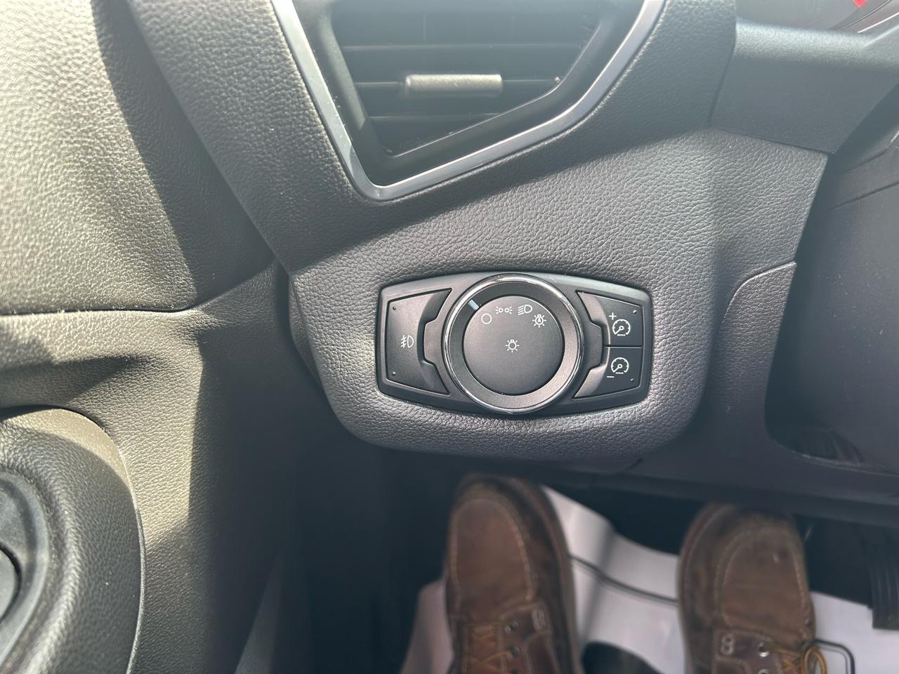 Ford Escape Titanium 4WD 2013