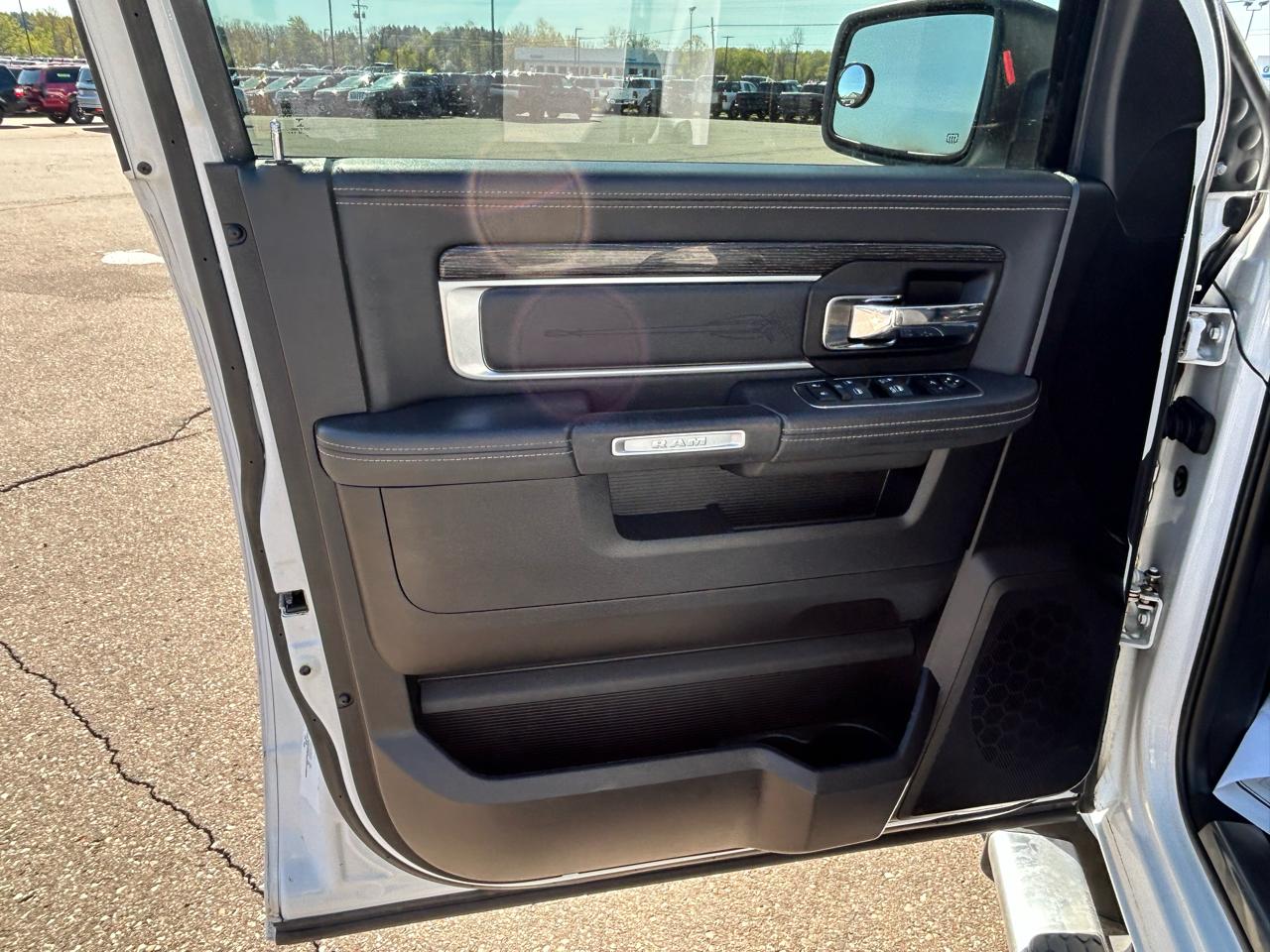 RAM 1500 Longhorn Crew Cab SWB 4WD 2016