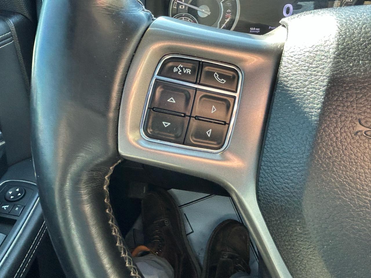 RAM 1500 Longhorn Crew Cab SWB 4WD 2016