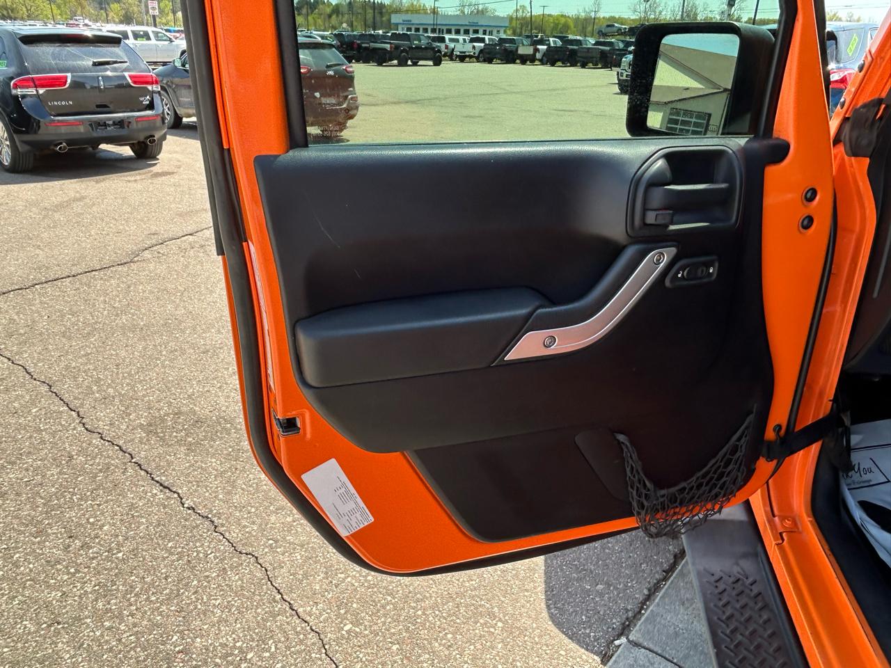Jeep Wrangler Sahara 4WD 2012
