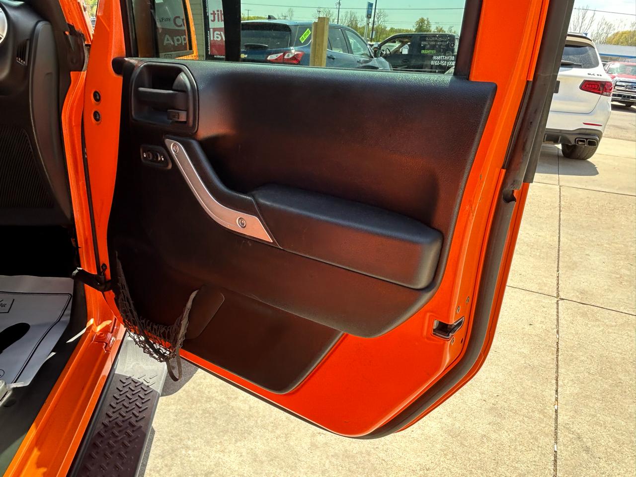 Jeep Wrangler Sahara 4WD 2012