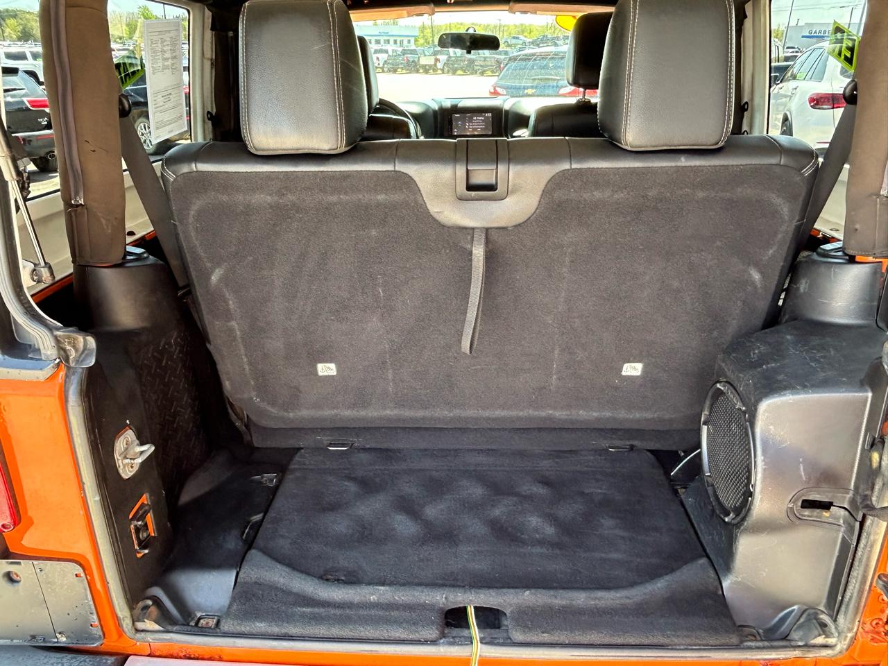 Jeep Wrangler Sahara 4WD 2012