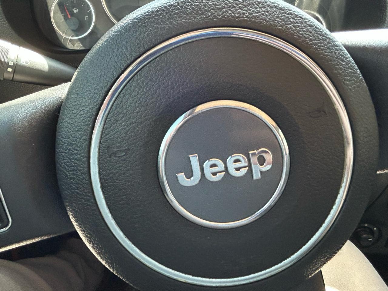 Jeep Wrangler Sahara 4WD 2012