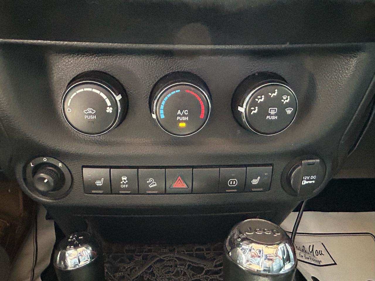 Jeep Wrangler Sahara 4WD 2012