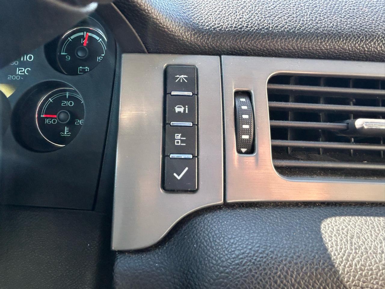 Chevrolet Silverado 2500HD LTZ Crew Cab 4WD 2013