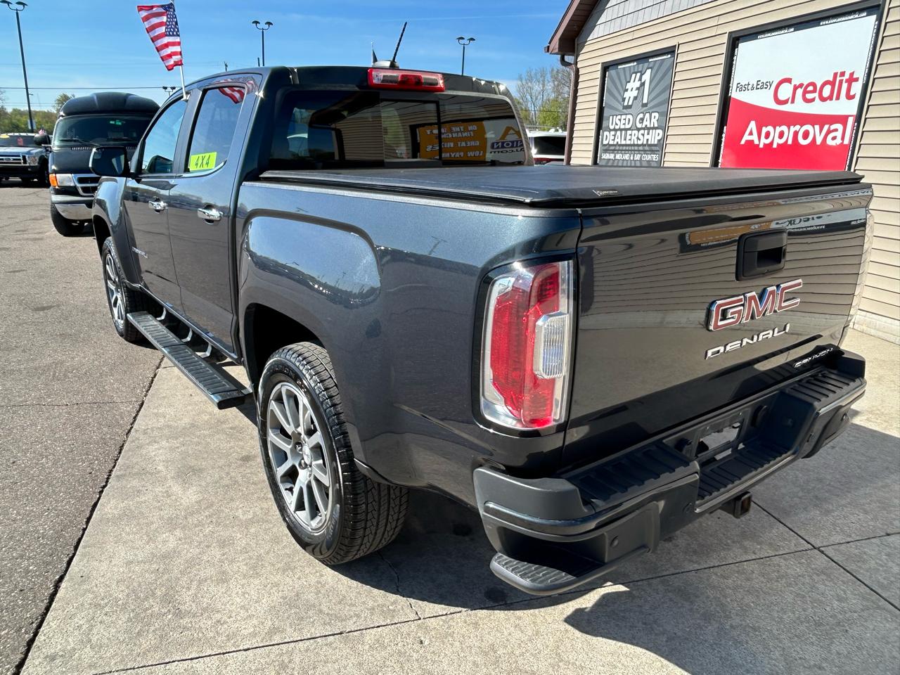 GMC Canyon Denali Crew Cab Long Box 4WD 2021