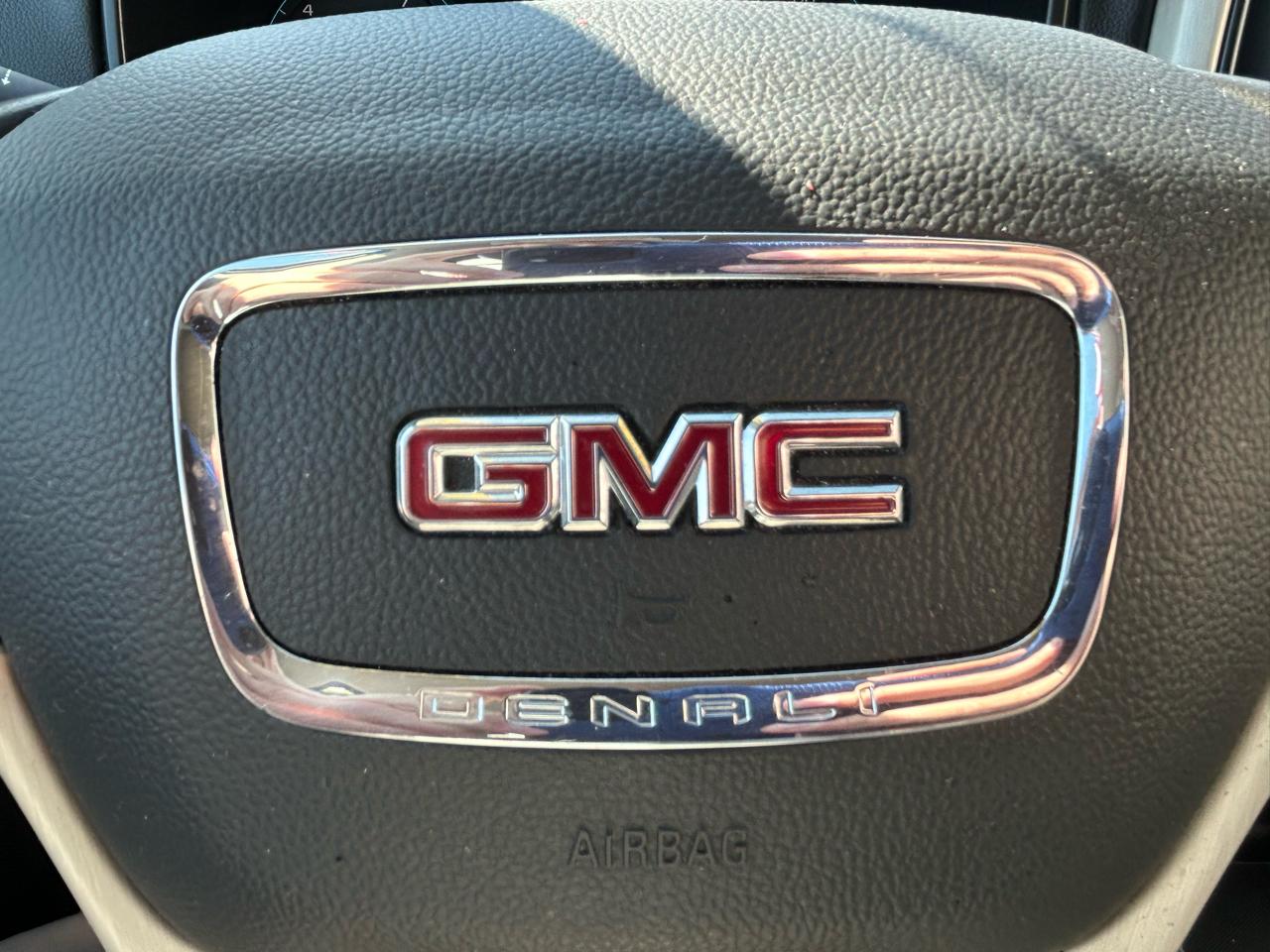 GMC Canyon Denali Crew Cab Long Box 4WD 2021