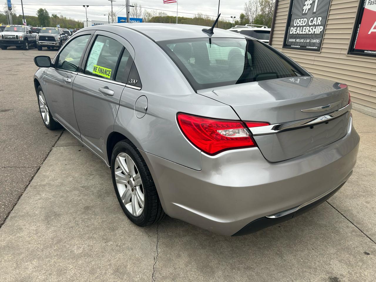 Chrysler 200 LX 2013