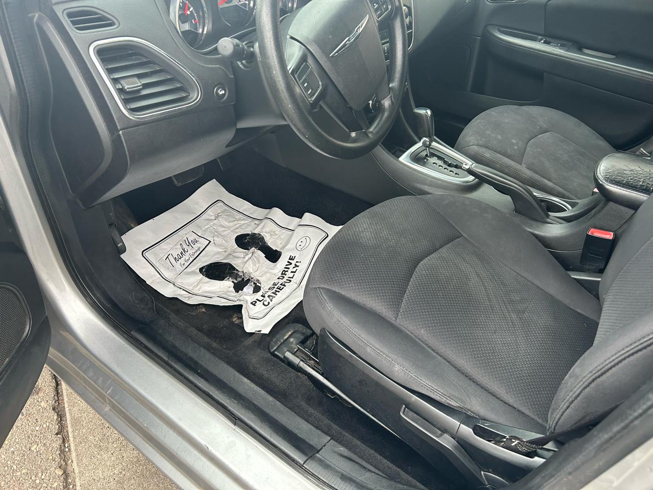 Chrysler 200 LX 2013