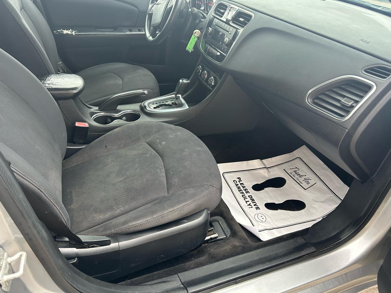 Chrysler 200 LX 2013