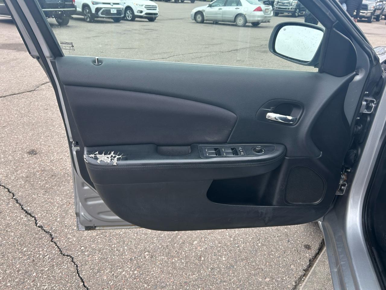 Chrysler 200 LX 2013