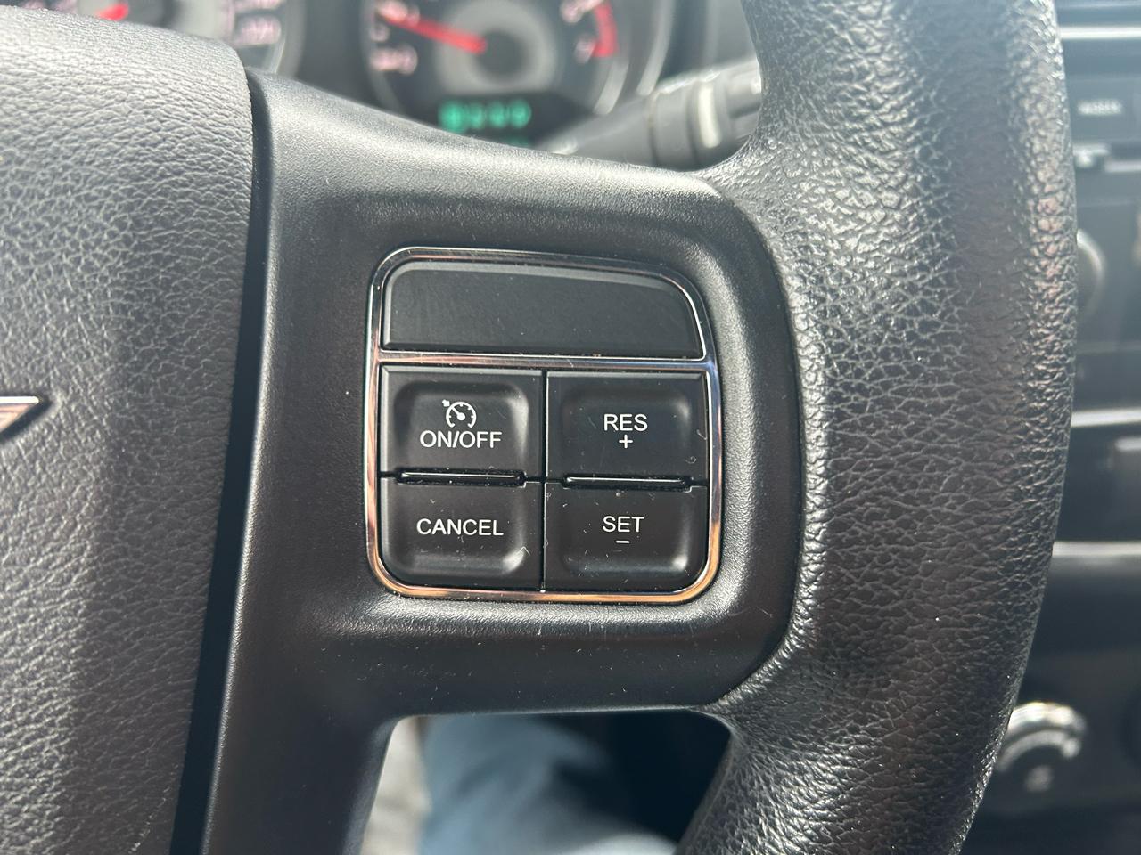 Chrysler 200 LX 2013
