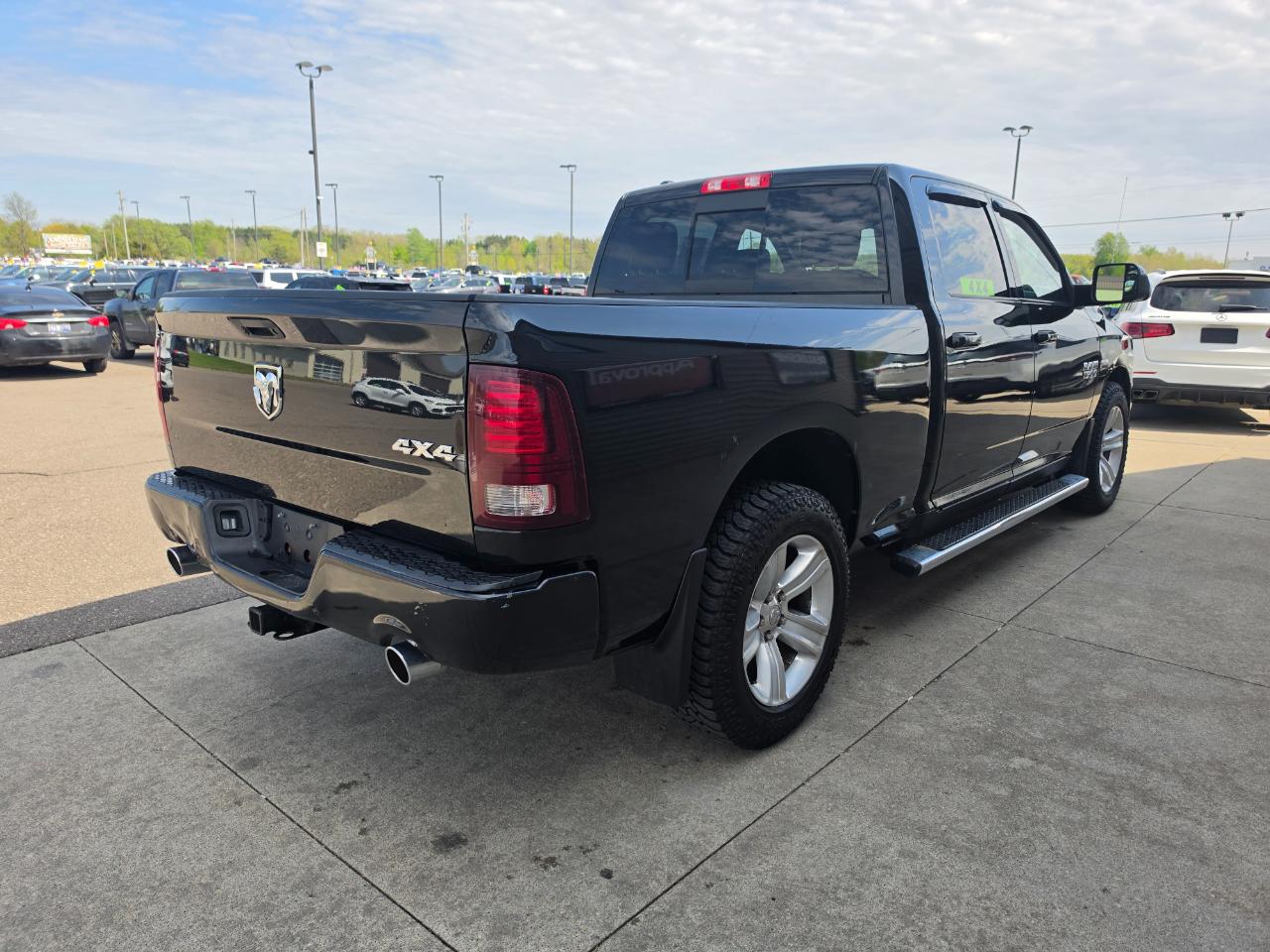 RAM 1500 Sport Crew Cab LWB 4WD 2016