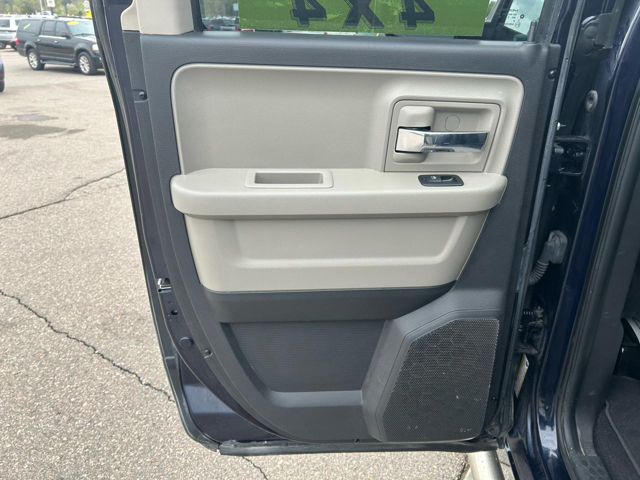 RAM 1500 SLT Quad Cab 4WD 2012