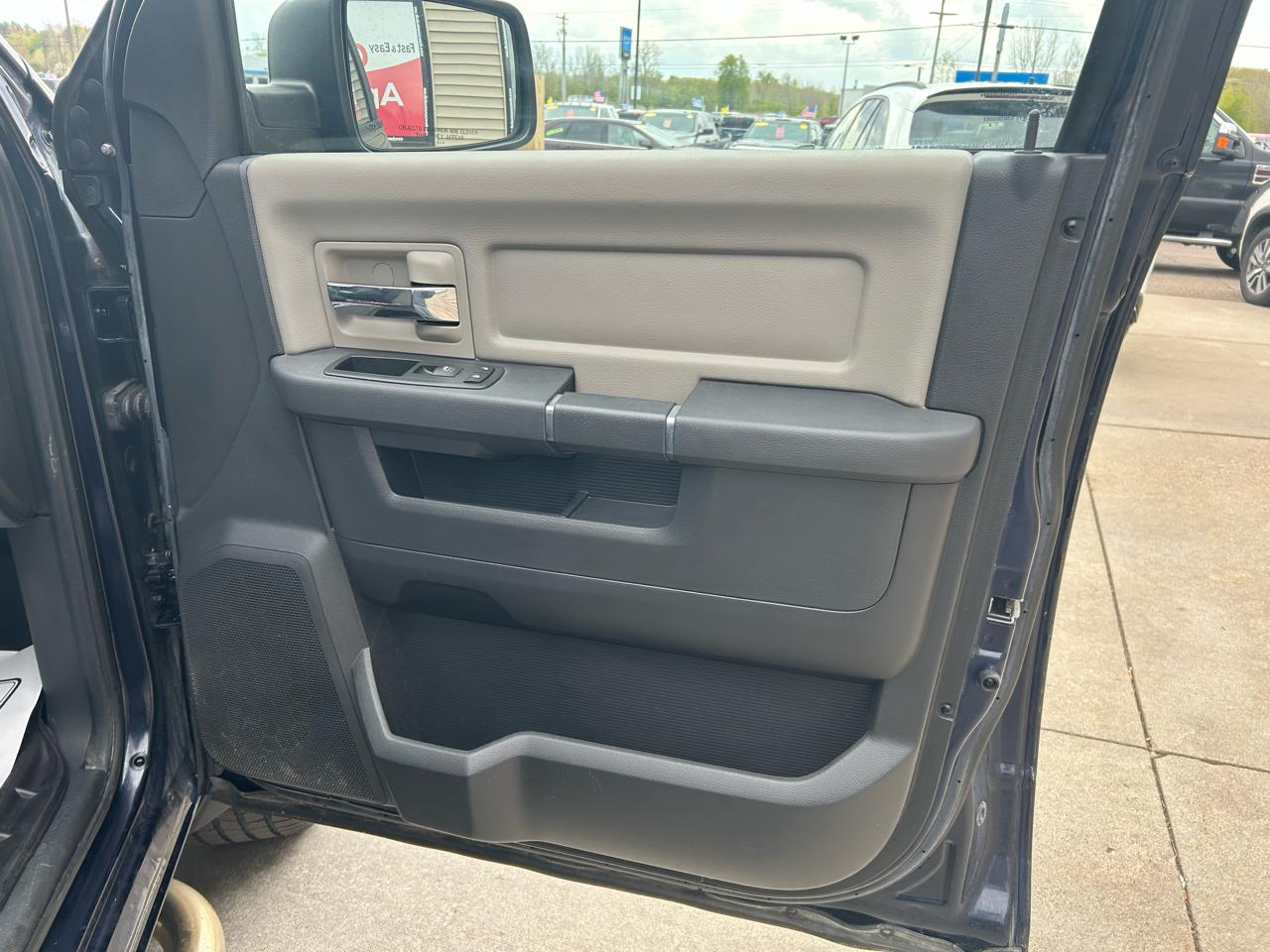 RAM 1500 SLT Quad Cab 4WD 2012